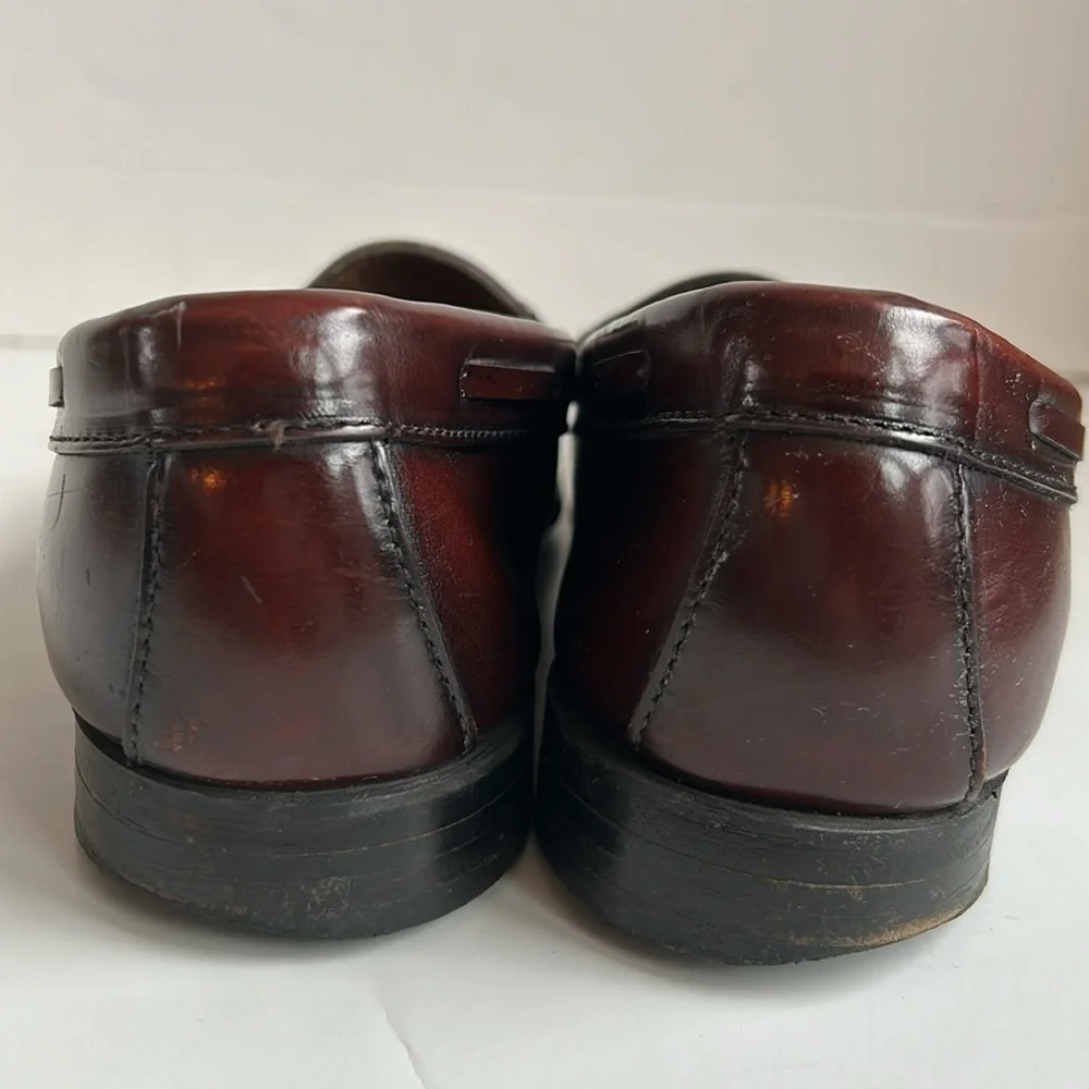G.H. Bass & Co burgundy tassel kiltie Weejuns loafers drees shoes slip ons